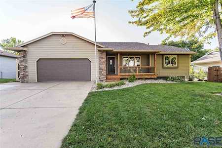 1401 S Sunny View Dr Sioux Falls, SD 57110