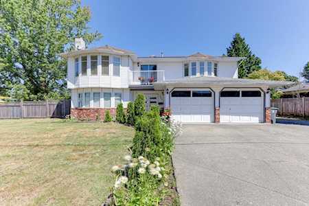 13221 92 Avenue Surrey, BC V3V 7T9