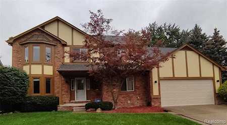 3891 Fairfax Dr Troy, MI 48083
