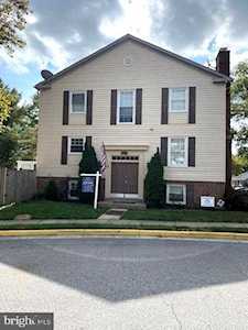 8001 Sleepy View Ln Springfield, VA 22153