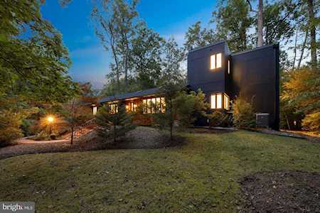 6649 Van Winkle Dr Falls Church, VA 22044