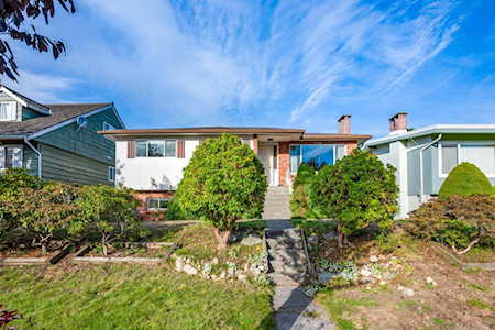 7264 Elmhurst Drive Vancouver, BC V5S 2X3