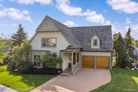 598 Riverstone Dr Birmingham, MI 48009