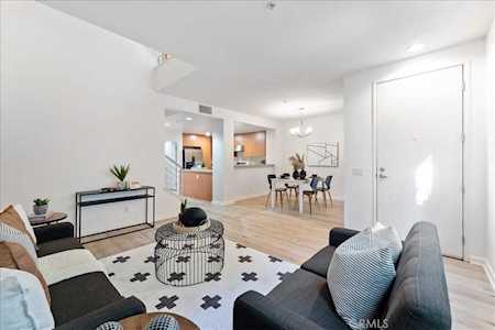 228 E Jeanette Ln Santa Ana, CA 92705