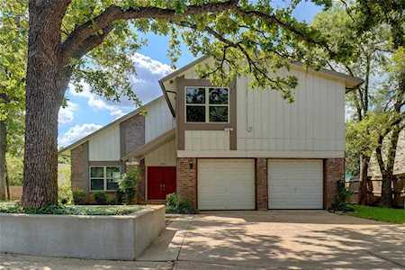 3205 Hickory Court Bedford, TX 76021