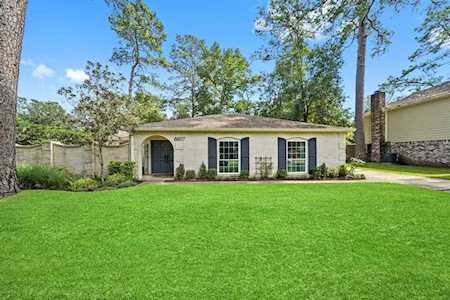 6607 Apple Valley Ln Houston, TX 77069