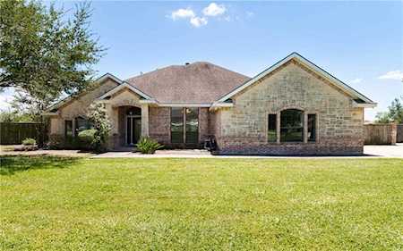 931 Greenjay Kingsville, TX 78363