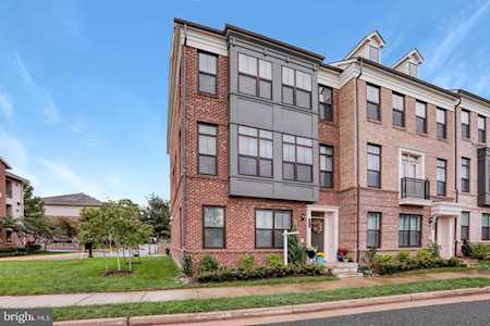 43237 Clarendon Square Ashburn, VA 20148