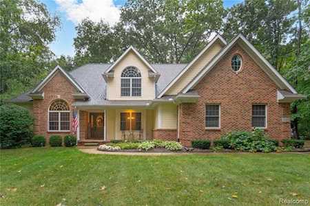 1462 Thorn Ridge Dr Hartland Twp, MI 48843
