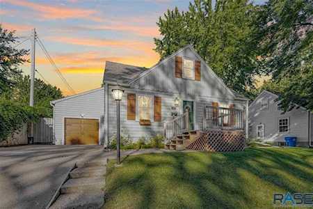 913 S Glendale Ave Sioux Falls, SD 57104