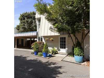 2276 SE 7th St Gresham, OR 97080