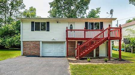 920 Blankenbaker Ln Louisville, KY 40207