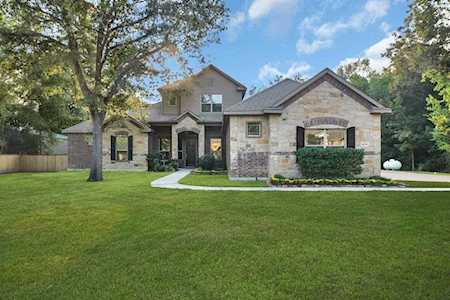 28511 Redwood Cliff Lane Huffman, TX 77336