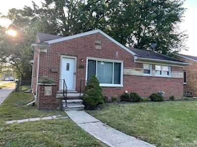 24801 Sherman St Oak Park, MI 48237