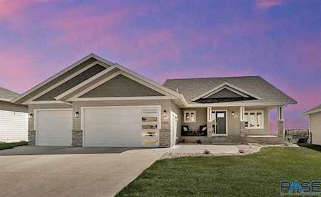 6805 E Dugout Ln Sioux Falls, SD 57110