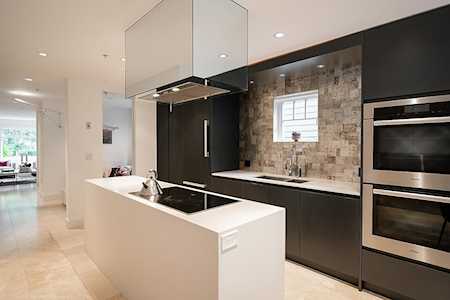 4472 W 8th Avenue Vancouver, BC V6R 2A2
