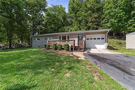 949 New Ballwin Rd Ballwin, MO 63021