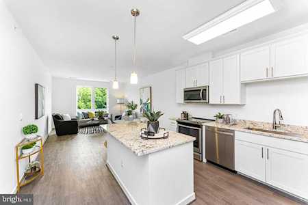 9430 Silver King Ct #405 Fairfax, VA 22031