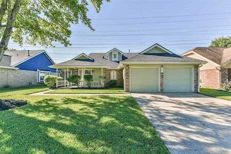 2006 Wildwood Dr Deer Park, TX 77536