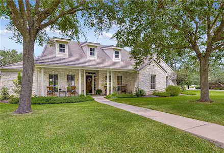 2 Chameleon CT The Hills, TX 78738