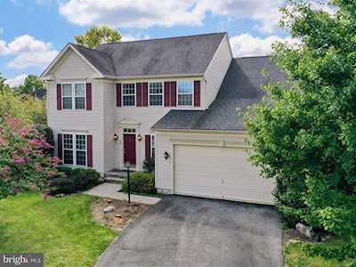 15 Butcher Ct Shepherdstown, WV 25443