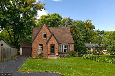 2705 W Medicine Lake Drive Plymouth, MN 55441