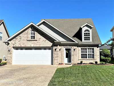 4509 Jett Thomas Dr Louisville, KY 40218