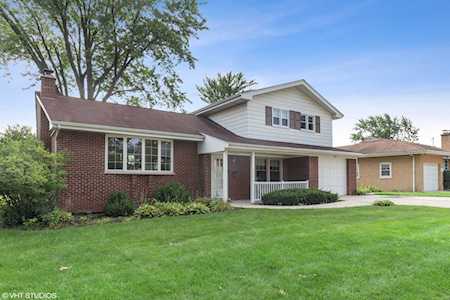 1033 Daniel Dr Bensenville, IL 60106