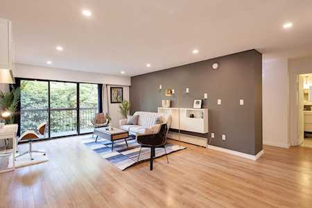 1235 W 15th Avenue #207 Vancouver, BC V6H 1S1