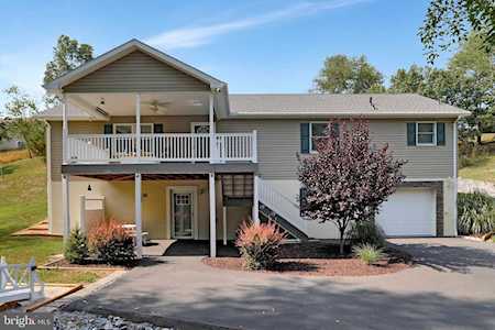 90 Woodbrier Ln Berkeley Springs, WV 25411