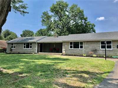 203/205 Lynnwood Dr Clarksville, IN 47129
