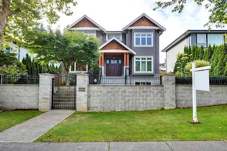 6208 Dickens Street Burnaby, BC V5H 1W7
