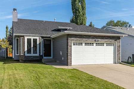 53 Shawinigan Rd SW Calgary, AB T2Y 2V6