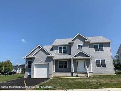 2 Ligotti Ct Howell, NJ 07731