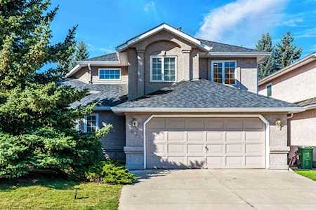 67 Woodpark Close SW Calgary, AB T2W 6G9