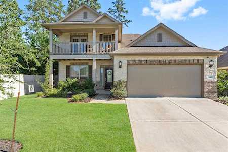 2437 Branshill Dr Conroe, TX 77304