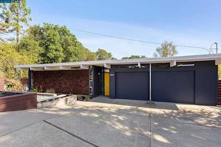 5377 Greenridge Rd Castro Valley, CA 94552