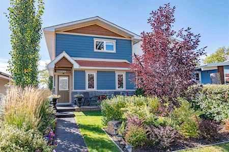 1109 Nokomis Place NW Calgary, AB T2K 2P5
