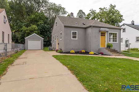 1305 W Sioux St Sioux Falls, SD 57104