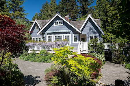 1810 29th Street West Vancouver, BC V7V 4M8