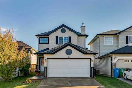 11 Bridlewood Gardens SW Calgary, AB T2Y 3R5