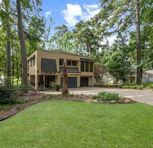 99 N April Wind Dr Conroe, TX 77356