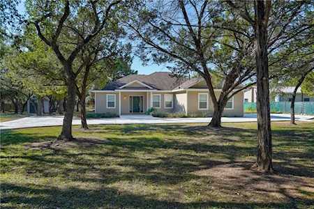 407 Field DR Manchaca, TX 78652