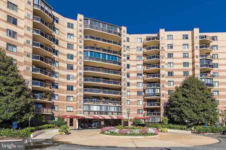 8370 Greensboro #216 Mclean, VA 22102