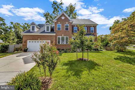 1112 Jackson Ct Falls Church, VA 22046