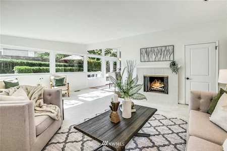 3223 103rd Ave NE Bellevue, WA 98004