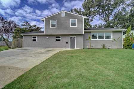 805 Gloria Place Virginia Beach, VA 23454