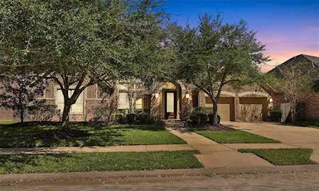 9211 Delacorte Ln Missouri City, TX 77459