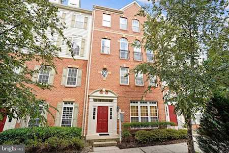 5627 Harrington Falls Ln Alexandria, VA 22312