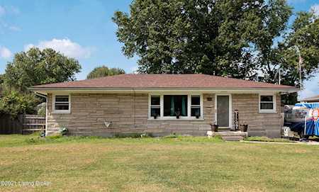 2506 Coronet Dr Louisville, KY 40216
